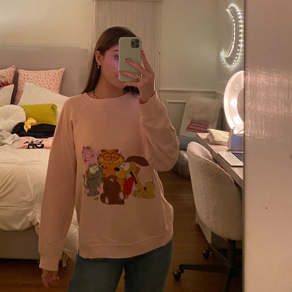 perfect garfield soft pink cartoon crew neck